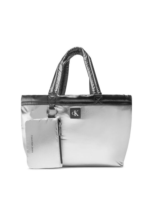 Torebka Calvin Klein Jeans. Kolor: srebrny