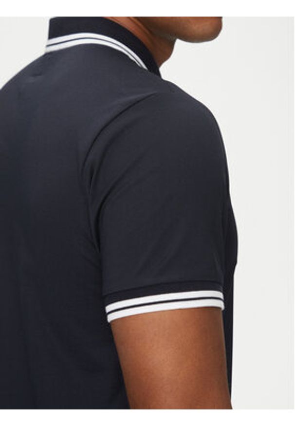 Guess T-Shirt M2GP34 KARS0 Granatowy Regular Fit. Typ kołnierza: dekolt w karo. Kolor: niebieski. Materiał: bawełna