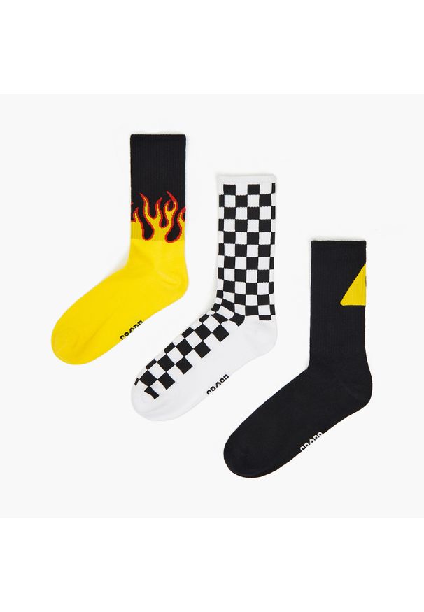 Cropp - 3 pack wzorzystych skarpet - Żółty. Kolor: żółty. Materiał: bawełna, dzianina