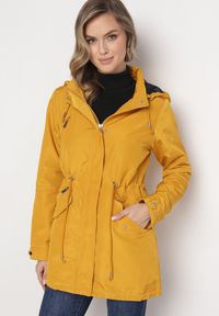 Born2be - Żółta Kurtka Parka ze Ściągaczem Opied. Kolor: żółty. Styl: klasyczny