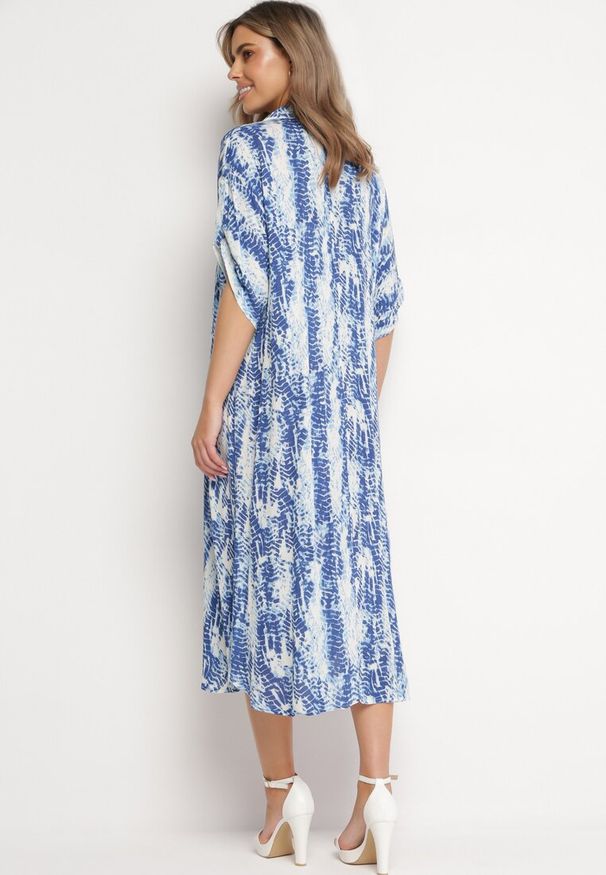 Born2be - Niebieska Sukienka z Koszulową Górą z Wiskozy w Abstrakcyjny Wzór Navila. Kolor: niebieski. Materiał: wiskoza. Sezon: wiosna, lato. Typ sukienki: koszulowe