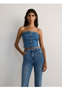 Reserved - Krótki jeansowy top z paskiem - niebieski. Kolor: niebieski. Materiał: jeans. Długość: krótkie #1