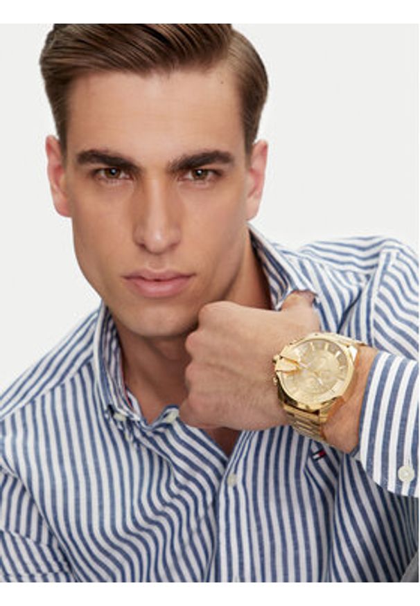 Diesel Zegarek Mega Chief DZ4360 Złoty. Kolor: złoty