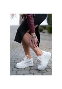 CheBello - Białe Modne Sneakersy Chebello Damskie Obuwie Na Platformie. Okazja: na spacer, na spotkanie biznesowe. Kolor: biały. Obcas: na platformie. Sport: turystyka piesza #8