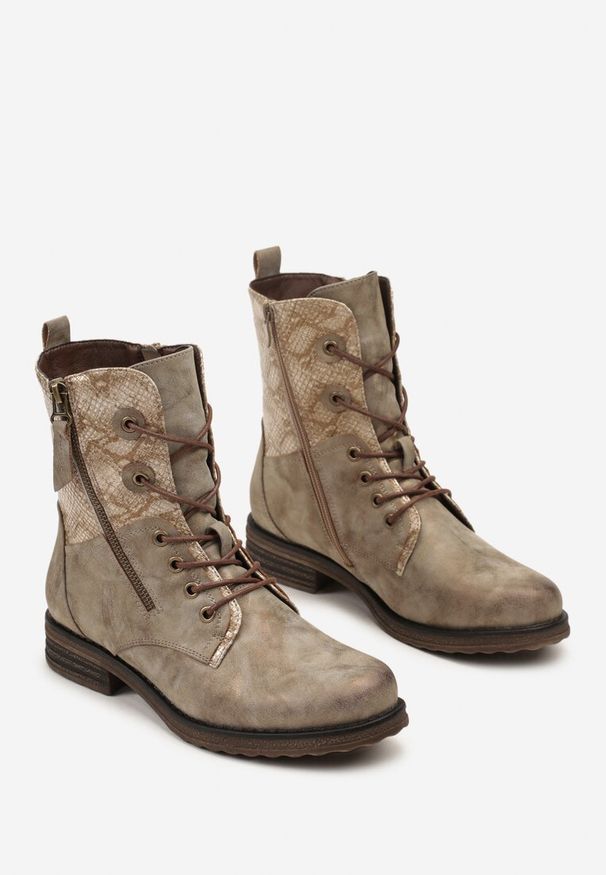 Renee - Ciemnobeżowe Botki w Stylu Workerów z Ozdobnym Suwakiem i Wężową Wstawką Vemalora. Okazja: na co dzień. Kolor: beżowy. Materiał: skóra, jeans. Styl: klasyczny, casual, elegancki