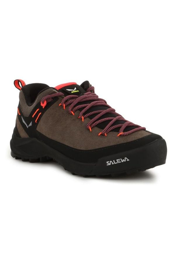 Buty Salewa Wildfire Leather W 61396-7953 brązowe. Okazja: na co dzień. Kolor: brązowy. Materiał: zamsz, skóra, guma. Szerokość cholewki: normalna. Sport: turystyka piesza, wspinaczka