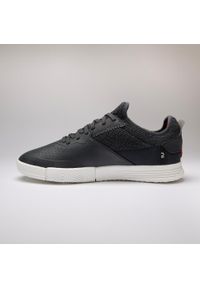 KIPSTA - Buty do street soccera Barrio. Kolor: biały, czerwony, wielokolorowy, szary. Materiał: dzianina. Szerokość cholewki: normalna. Sport: piłka nożna
