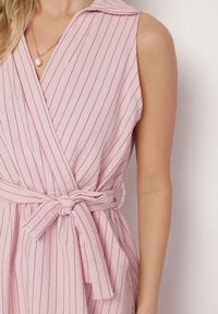 Born2be - Różowa Sukienka o Koszulowym Kroju Bez Rękawów z Wiązanym Paskiem Liriora. Okazja: na co dzień. Typ kołnierza: dekolt w kształcie V. Kolor: różowy. Długość rękawa: bez rękawów. Typ sukienki: koszulowe. Styl: casual, klasyczny #4