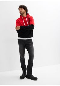 bonprix - Bluza z kapturem slim fit. Typ kołnierza: kaptur. Kolor: czarny. Wzór: nadruk. Styl: sportowy #3