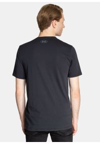 Koszulka Under Armour Sportstyle Left Chest Tee (1326799-001). Kolor: czarny. Sport: fitness #2