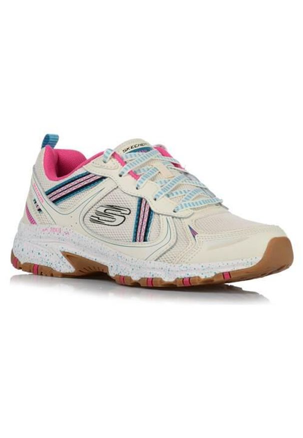 skechers - Buty do chodzenia damskie Skechers Hillcrest Vast Adv. Kolor: biały. Materiał: syntetyk, materiał. Szerokość cholewki: normalna. Sport: turystyka piesza