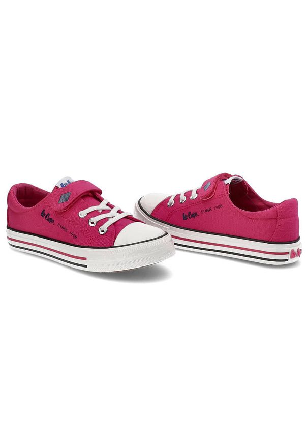 Różowe Trampki Dziecięce Lee Cooper Buty Na Rzepy. Okazja: na uczelnię. Zapięcie: rzepy. Kolor: różowy. Materiał: materiał, guma. Szerokość cholewki: normalna. Wzór: aplikacja. Styl: młodzieżowy