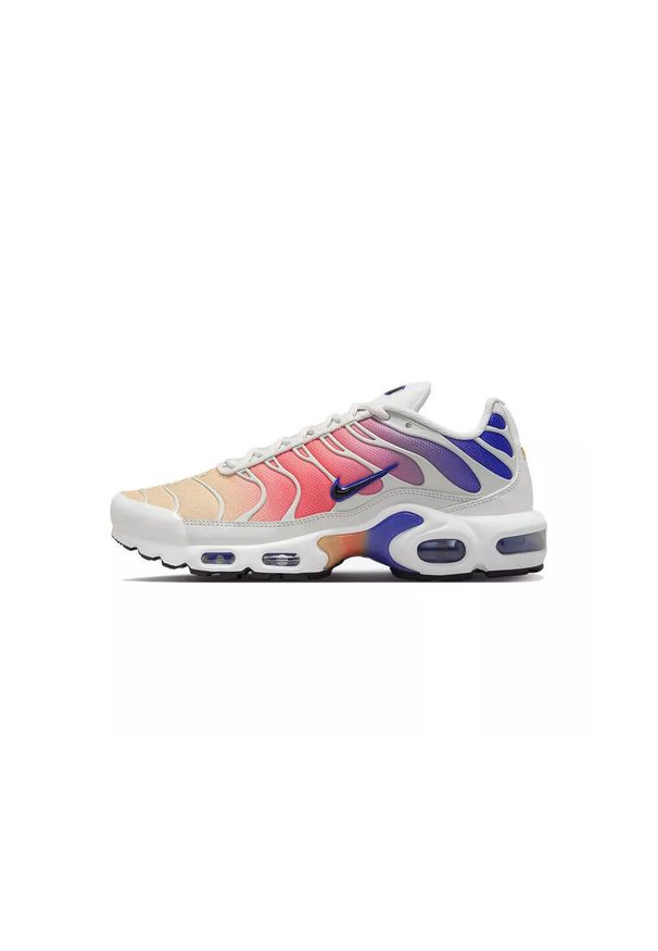 Buty do chodzenia damskie Nike Air Max Plus Tn Platinum. Kolor: żółty, pomarańczowy, wielokolorowy, fioletowy. Materiał: materiał, syntetyk. Szerokość cholewki: normalna. Model: Nike Air Max. Sport: turystyka piesza