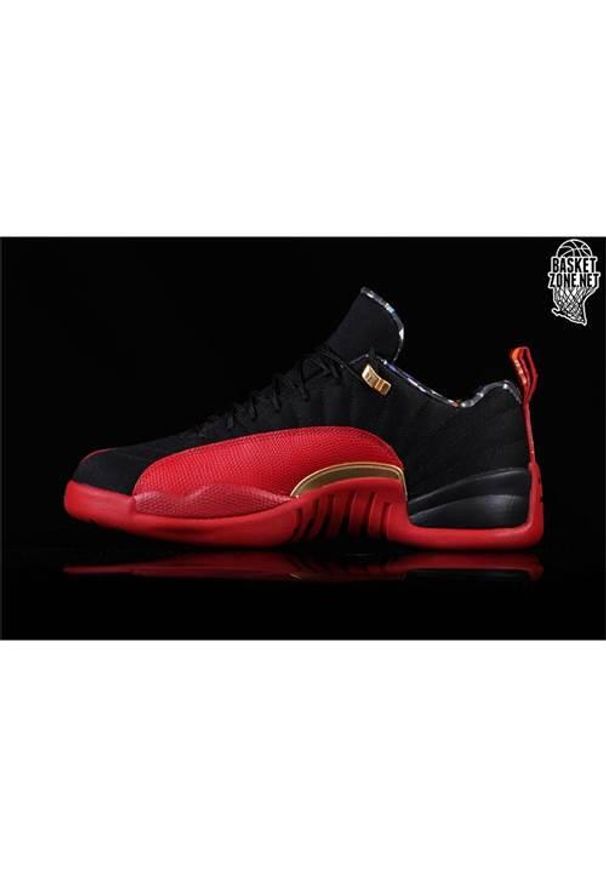 Buty do chodzenia męskie Nike Air Jordan 12 Retro Low Se Super Bowl. Zapięcie: sznurówki. Kolor: wielokolorowy. Materiał: guma, materiał, skóra, syntetyk. Szerokość cholewki: normalna. Model: Nike Air Jordan. Sport: turystyka piesza