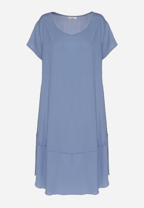 Born2be - Niebieska Rozkloszowana Wiskozowa Sukienka Trivoria. Okazja: na co dzień. Kolor: niebieski. Materiał: wiskoza. Długość rękawa: krótki rękaw. Typ sukienki: rozkloszowane. Styl: elegancki, casual