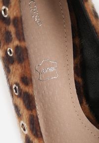 Renee - Panterkowe Czółenka na Szpilce Vices Ozdobione Nitami z Wkładką ze Skóry Naturalnej Rilinessa. Okazja: na co dzień, do pracy, na spotkanie biznesowe. Materiał: skóra. Wzór: aplikacja. Obcas: na szpilce. Styl: klasyczny, casual, biznesowy #2