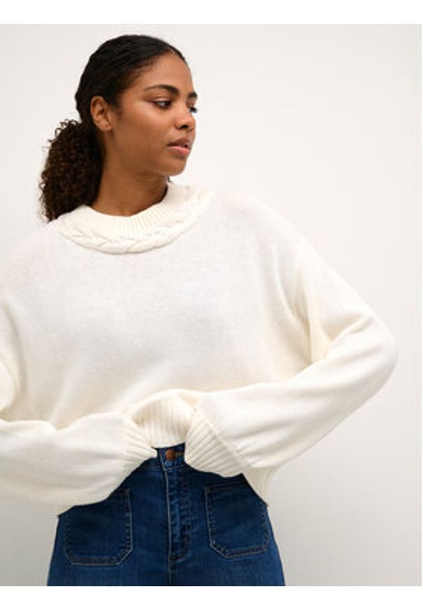 Kaffe Sweter Neva 10507609 Écru Regular Fit. Materiał: bawełna, syntetyk