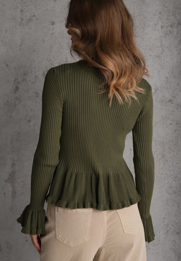 Renee - Zielony Wiskozowy Kardigan w Prążki z Falbankami i Guzikami z Cyrkoniami Danareia. Okazja: na co dzień, na imprezę. Typ kołnierza: kołnierz z falbankami. Kolor: zielony. Materiał: wiskoza. Wzór: prążki. Styl: casual