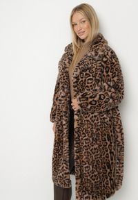 Born2be - Brązowy Płaszcz w Panterkę Futerko Ozdobiony Paskiem Delmarea. Okazja: na co dzień. Kolor: brązowy. Materiał: futro. Wzór: aplikacja, motyw zwierzęcy. Sezon: zima, jesień. Styl: klasyczny, casual, elegancki #7