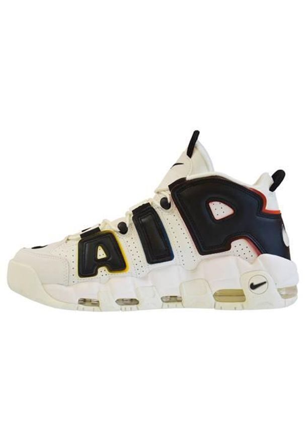 Buty do chodzenia męskie Nike Air More Uptempo 96. Zapięcie: sznurówki. Kolor: biały, wielokolorowy. Materiał: guma, tkanina, skóra, materiał, syntetyk. Szerokość cholewki: normalna. Sport: turystyka piesza