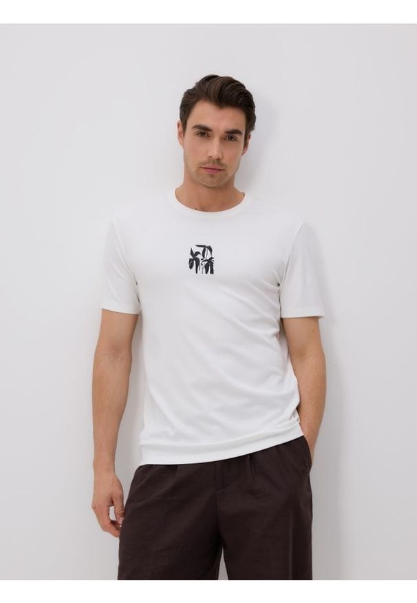 Reserved - T-shirt regular z nadrukiem - złamana biel. Materiał: bawełna, dzianina. Wzór: nadruk