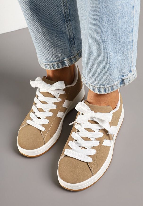 Born2be - Ciemnobeżowe Sneakersy z Dwoma Paskami Galtewi. Okazja: na co dzień. Zapięcie: pasek. Kolor: beżowy. Materiał: jeans. Obcas: na obcasie. Wysokość obcasa: niski