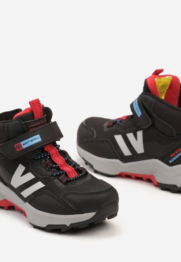 Born2be - Czarne Botki Sportowe z Ociepleniem i Rzepem Ellarria. Okazja: na uczelnię. Zapięcie: rzepy. Kolor: czarny. Materiał: jeans. Styl: sportowy