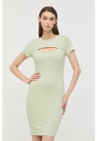 Guess sukienka kolor zielony mini dopasowana. Kolor: zielony. Materiał: materiał, dzianina, wiskoza. Długość rękawa: krótki rękaw. Typ sukienki: dopasowane. Długość: mini #1