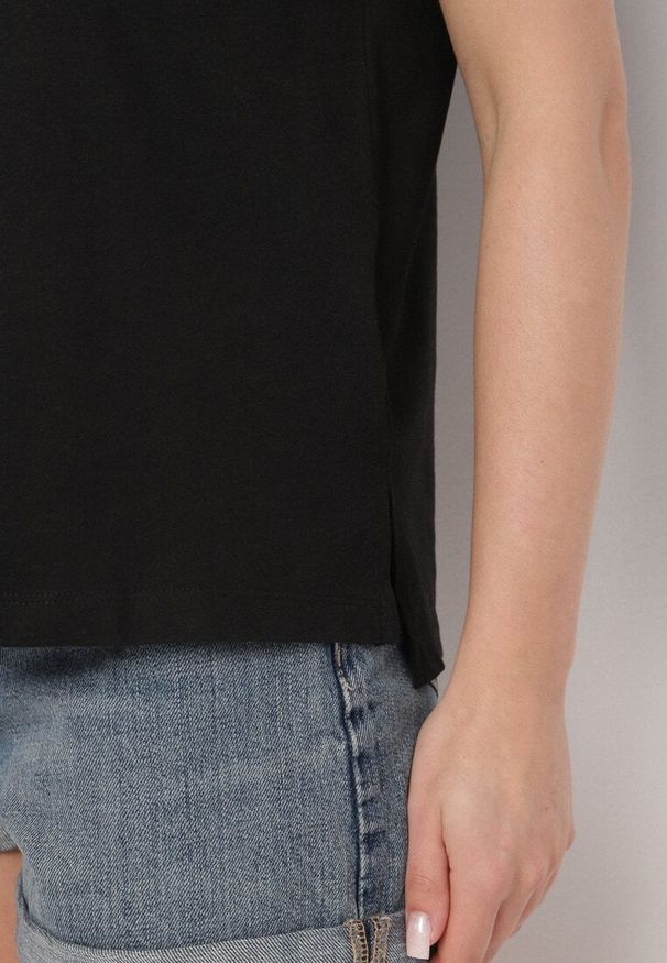 Born2be - Czarny Klasyczny T-shirt Oversize z Bawełny Zivassa. Okazja: na co dzień. Kolor: czarny. Materiał: bawełna. Styl: klasyczny
