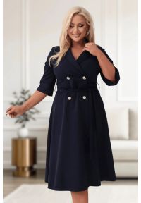 Moda Size Plus Iwanek - Elegancka granatowa żakietowa sukienka Marietta XXL OVERSIZE WIOSNA. Okazja: na co dzień, na spotkanie biznesowe. Kolor: niebieski. Materiał: tkanina, poliester, elastan, materiał. Sezon: wiosna. Typ sukienki: oversize. Styl: elegancki #1