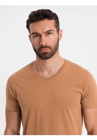 Ombre Clothing - Męska klasyczna bawełniana koszulka z dekoltem w serek BASIC – brązowa V9 - Rozmiar: XXL. Typ kołnierza: dekolt w serek. Kolor: brązowy. Materiał: bawełna. Styl: klasyczny #4
