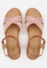 Born2be - Różowe Sandały VICES na Płaskiej Podeszwie z Paskiem w Kształcie X Doriven. Okazja: na co dzień, na randkę, na spacer. Zapięcie: pasek. Kolor: różowy. Materiał: len. Sezon: lato. Obcas: na płaskiej podeszwie. Styl: casual, elegancki #2