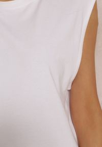 Renee - Biała Sukienka Cilolis. Kolor: biały. Materiał: bawełna, tkanina. Długość rękawa: na ramiączkach. Wzór: jednolity, gładki. Typ sukienki: proste. Styl: klasyczny. Długość: mini #5
