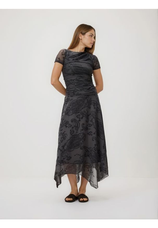 Reserved - Spódnica z asymetrycznym dołem - ciemnoszary. Kolor: szary. Materiał: dzianina