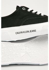 Calvin Klein Jeans - Tenisówki. Nosek buta: okrągły. Zapięcie: sznurówki. Kolor: czarny. Materiał: syntetyk, materiał, guma. Szerokość cholewki: normalna. Obcas: na obcasie. Wysokość obcasa: średni #3