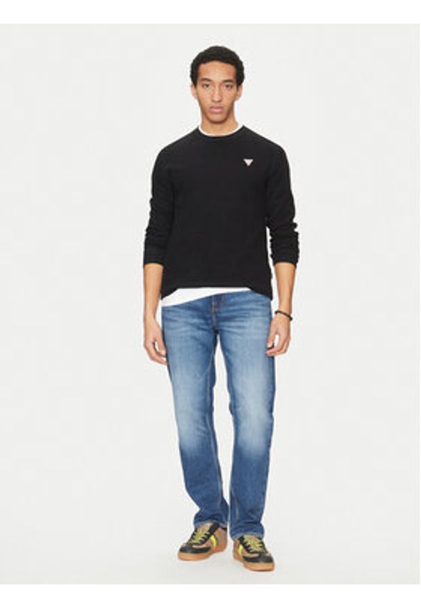 Guess Jeans Longsleeve M4BI77 KCII1 Czarny Regular Fit. Kolor: czarny. Materiał: bawełna. Długość rękawa: długi rękaw