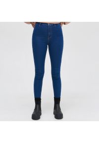 Cropp - Ciemnoniebieskie jeansy skinny - Niebieski. Kolor: niebieski