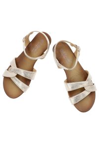 Złote Sandały S.Barski Wygodne Obuwie Damskie. Okazja: na spacer, na co dzień. Zapięcie: pasek. Kolor: złoty. Materiał: len. Wzór: paski. Sezon: lato. Styl: casual, elegancki #3