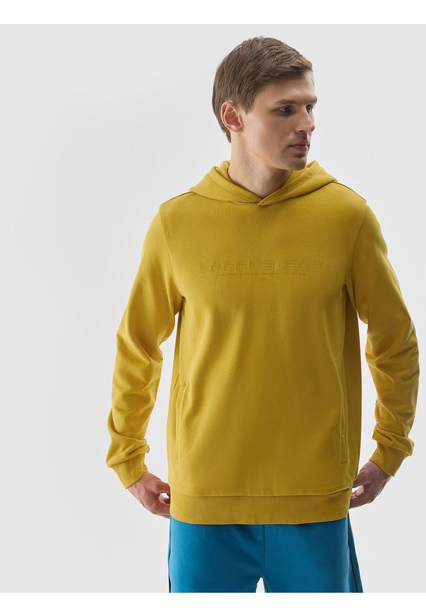 4f - 4F Bluza dresowa nierozpinana z kapturem męska - żółta M. Okazja: na co dzień. Typ kołnierza: kaptur. Kolor: żółty. Materiał: dresówka. Wzór: gładki, nadruk, ze splotem. Styl: casual, sportowy