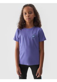 4f - 4F T-shirt gładki dziewczęcy - fioletowy 146 (10-11 lat). Okazja: na co dzień. Kolor: fioletowy. Materiał: bawełna, jersey, dzianina. Długość rękawa: krótki rękaw. Długość: krótkie. Wzór: gładki. Sezon: lato. Styl: sportowy, klasyczny, casual