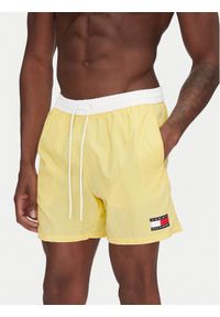 TOMMY HILFIGER - Tommy Hilfiger Szorty kąpielowe UM0UM03455 Żółty Regular Fit. Kolor: żółty. Materiał: syntetyk
