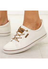Białe trampki damskie Lee Cooper 4058. Okazja: na co dzień. Nosek buta: okrągły. Kolor: biały. Materiał: tkanina. Sezon: wiosna, lato. Styl: casual, klasyczny #1