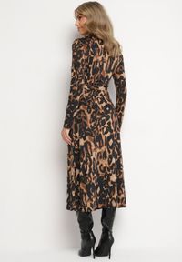 Born2be - Brązowo-Czarna Sukienka Maxi o Koszulowym Fasonie z Wiązaniem mZynlee. Okazja: na co dzień. Kolor: brązowy. Materiał: wiskoza. Typ sukienki: koszulowe. Styl: elegancki, casual, klasyczny. Długość: maxi #6