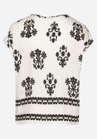 Born2be - Czarno-Biała Bluzka z Wiskozy we Wzór w Stylu Boho Lunaseia. Okazja: na co dzień. Kolor: czarny. Materiał: wiskoza. Styl: boho #5