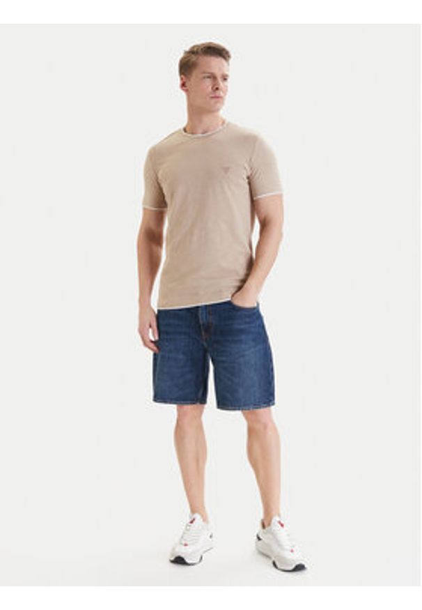 Guess T-Shirt F6GI06 K6XN4 Beżowy Slim Fit. Kolor: beżowy. Materiał: bawełna