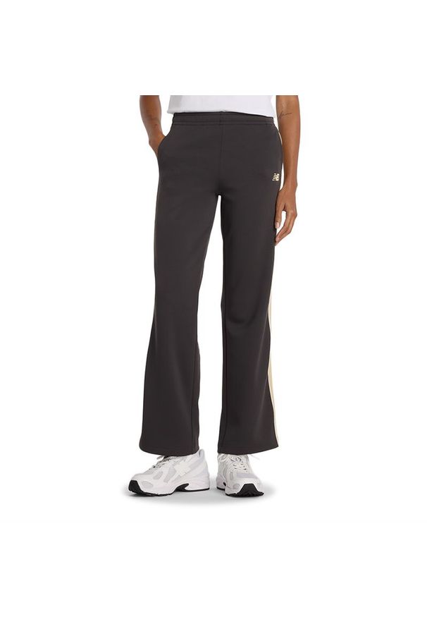 Spodnie damskie New Balance WB61Q2R4ABR - szare. Stan: podwyższony. Kolor: szary. Materiał: poliester. Wzór: aplikacja