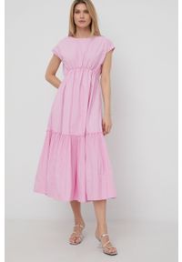 Beatrice B sukienka kolor różowy midi rozkloszowana. Kolor: różowy. Materiał: tkanina. Typ sukienki: rozkloszowane. Długość: midi