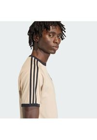 Adidas - adidas T-Shirt 3-Stripes KE7964 Beżowy Regular Fit. Kolor: beżowy. Materiał: bawełna #2