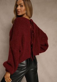 Renee - Bordowy Kardigan z Wełną o Kroju Oversize z Wiązanymi Kokardami Elearina. Okazja: na co dzień. Typ kołnierza: kokarda. Kolor: czerwony. Materiał: wełna. Styl: casual, elegancki, street #1