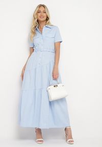 Born2be - Niebieska Taliowana Sukienka z Bawełny w Koszulowym Stylu z Imitacją Kieszeni Masefia. Okazja: na co dzień. Kolor: niebieski. Materiał: bawełna. Wzór: aplikacja. Typ sukienki: koszulowe. Styl: casual, elegancki, wizytowy #4